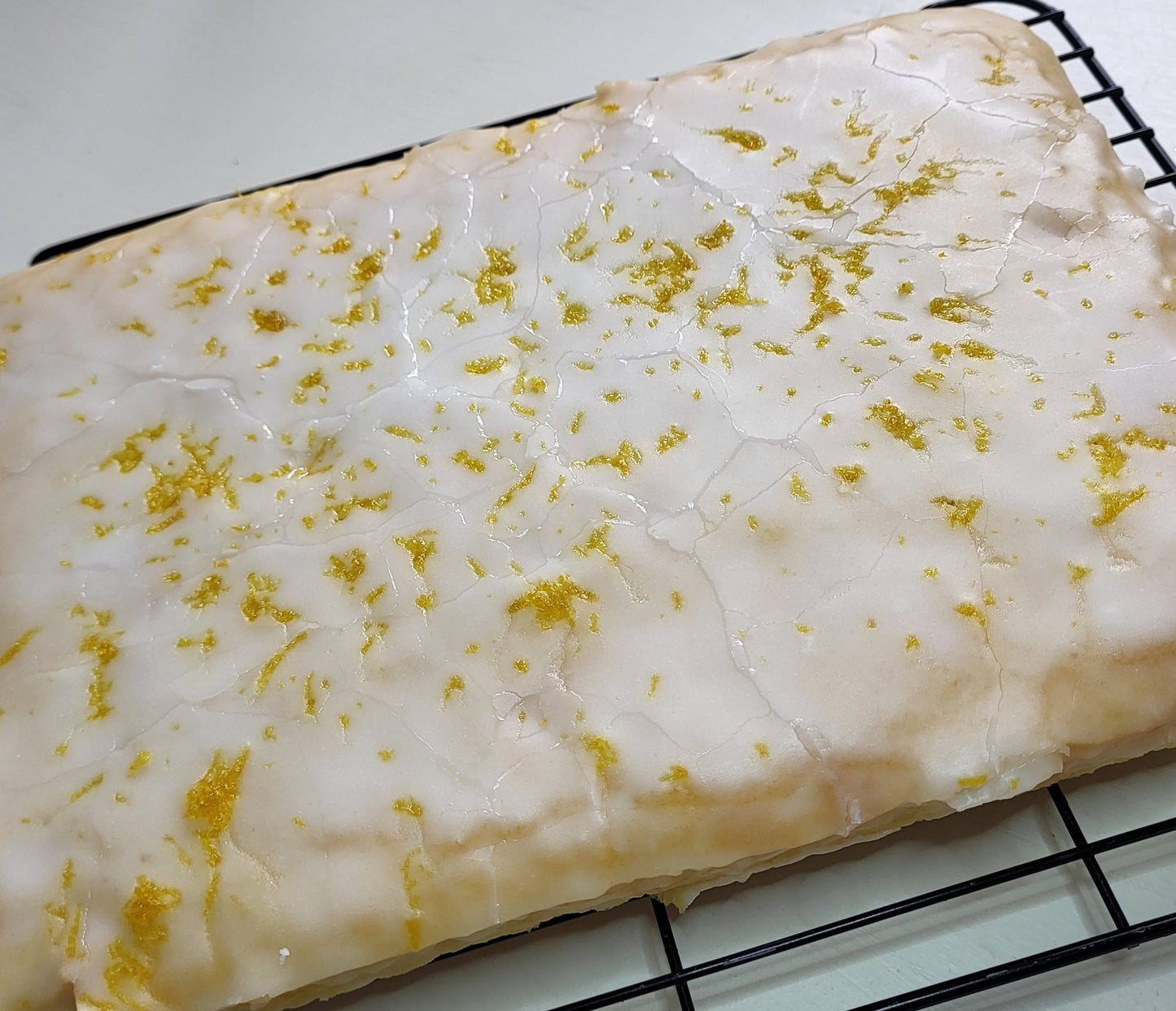 lemon drizzle tray bake